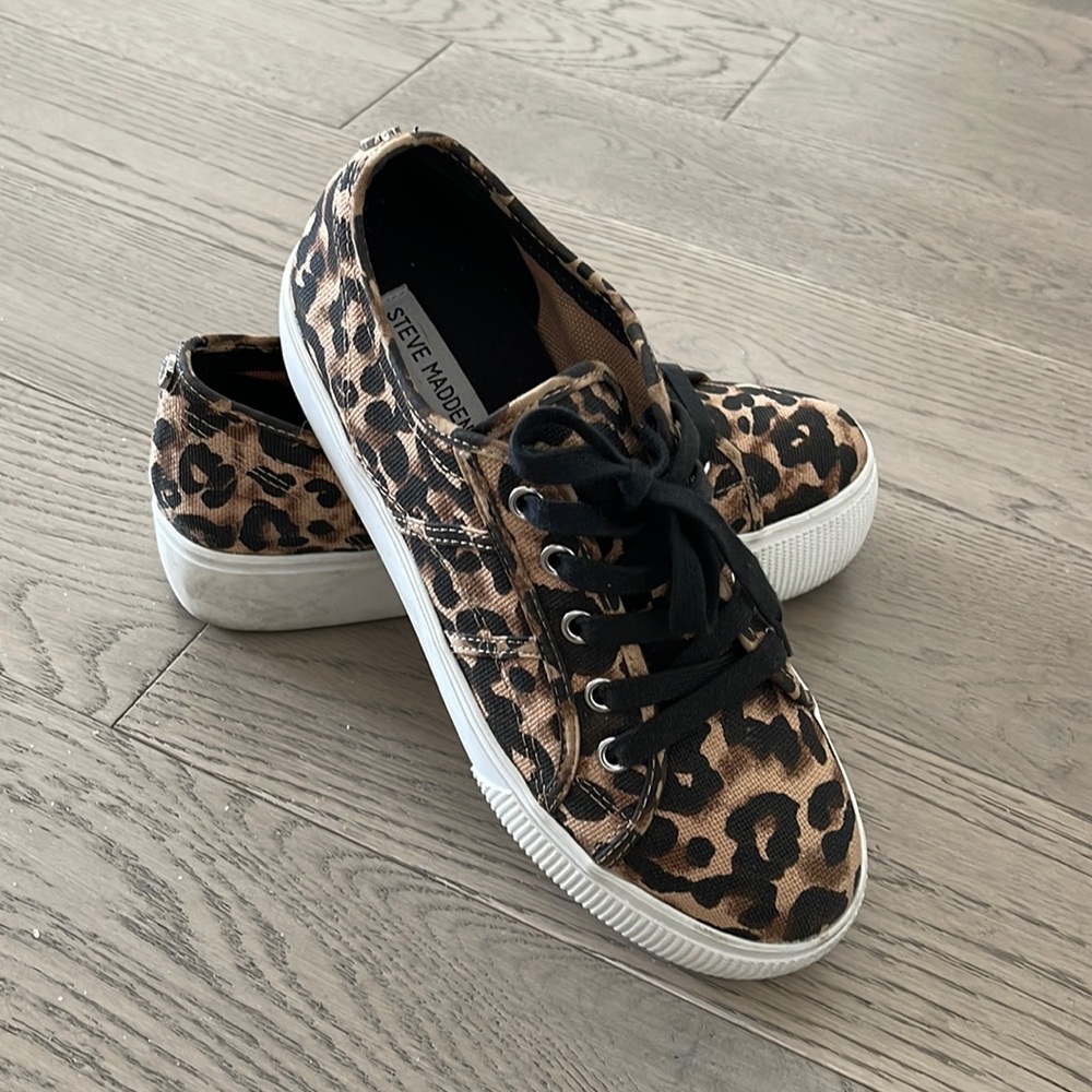 Steve Madden running shoes. Size 8. Animal print. Worn 2 times.